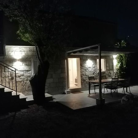 Olive Grove House Lumbarda Villa Exterior photo
