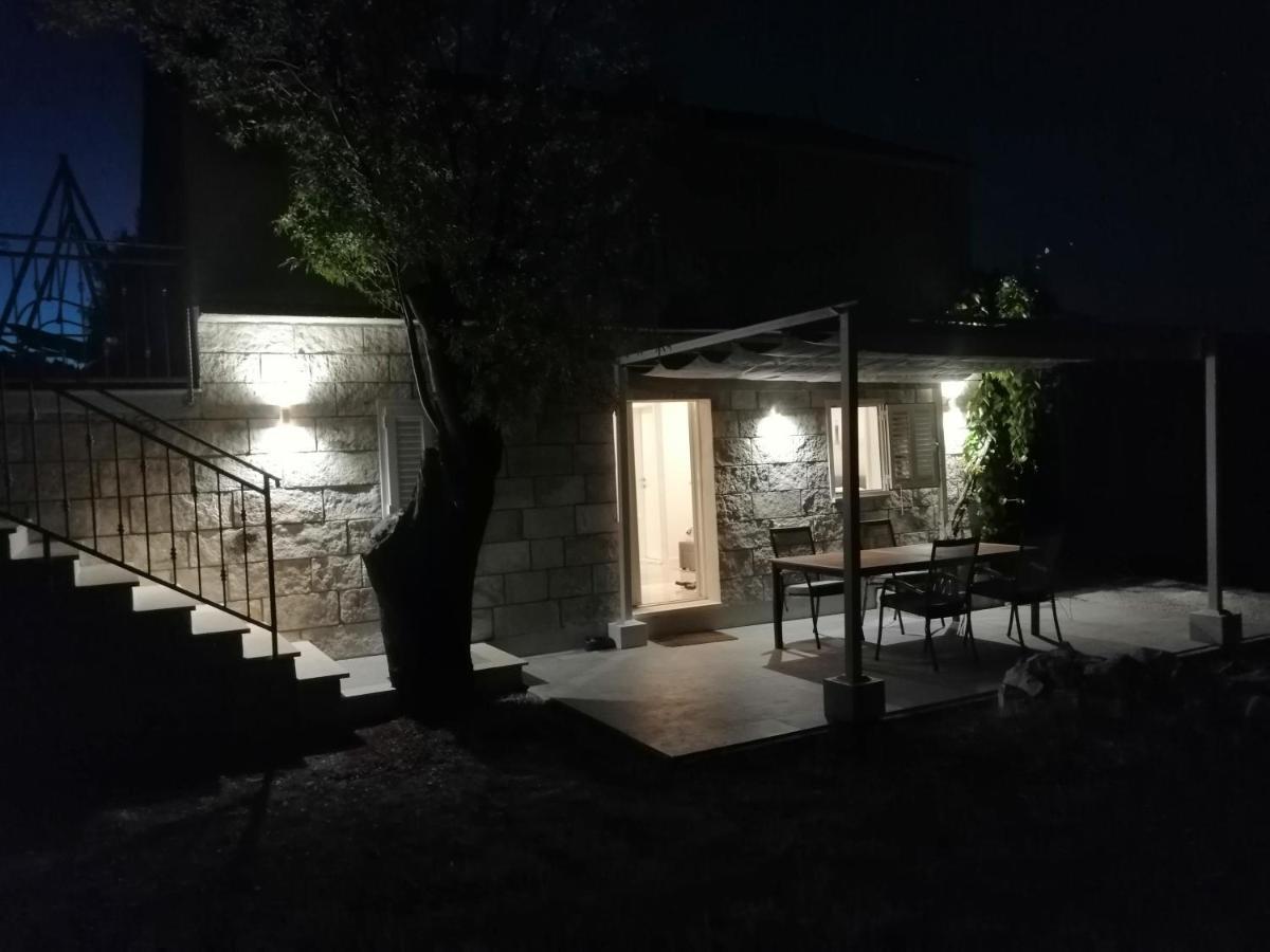 Olive Grove House Lumbarda Villa Exterior photo